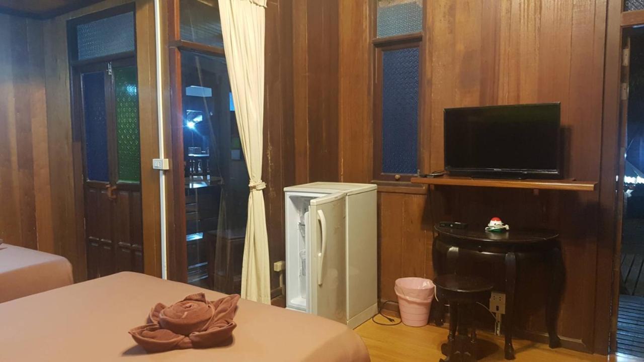 Smile Beach Boutique Resort Pantai Chao Lao Bagian luar foto